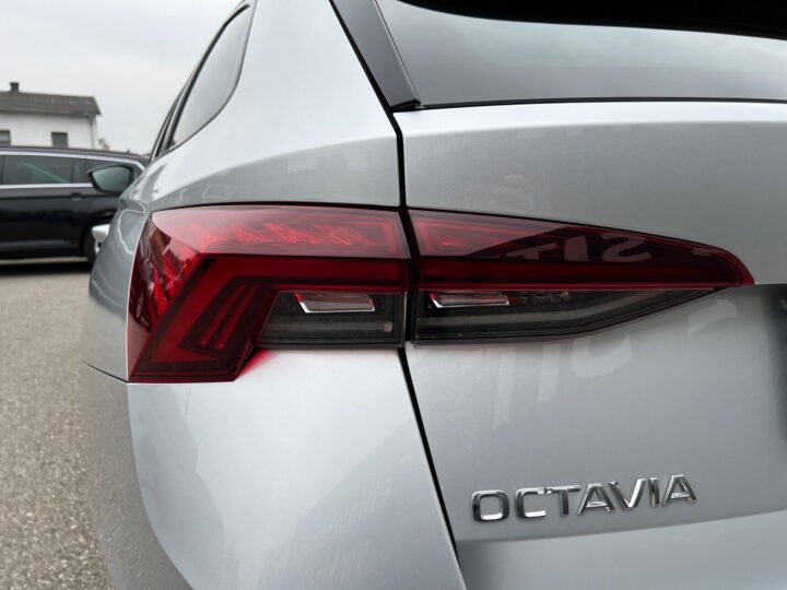 Abbildung Fahrzeugdetailansicht Skoda Octavia - Nr. 37