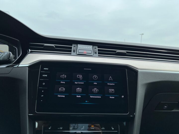 Abbildung Fahrzeugdetailansicht Volkswagen Passat Variant - Nr. 18