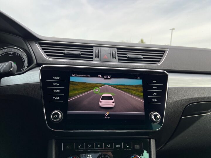 Abbildung Fahrzeugdetailansicht Skoda Superb - Nr. 24