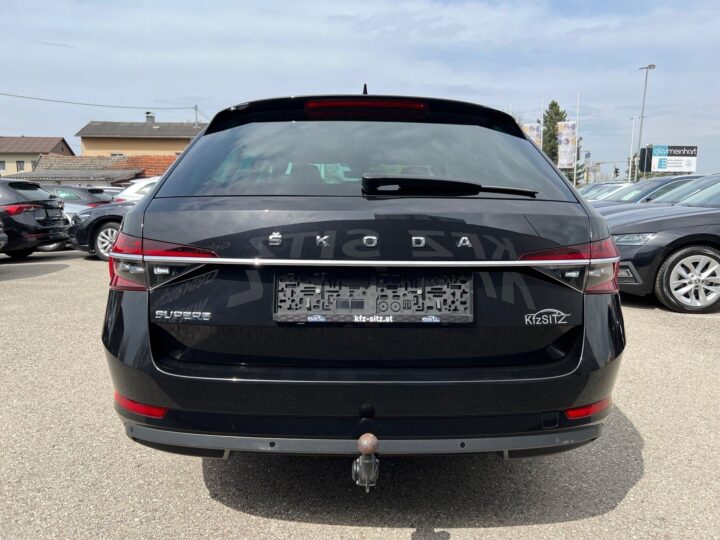 Abbildung Fahrzeugdetailansicht Skoda Superb - Nr. 3