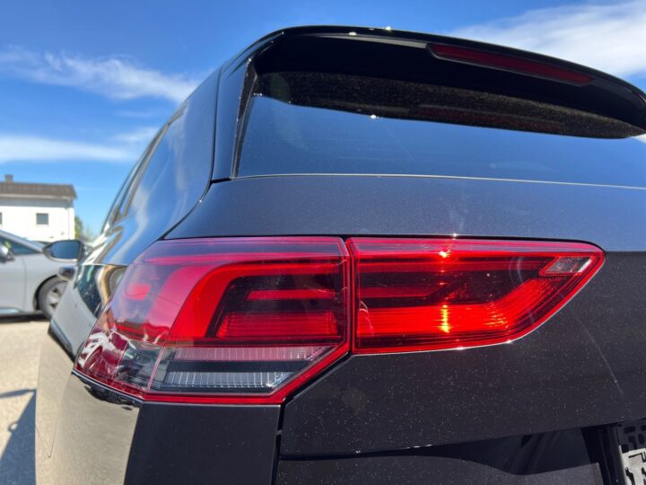 Abbildung Fahrzeugdetailansicht Volkswagen Golf Variant - Nr. 38