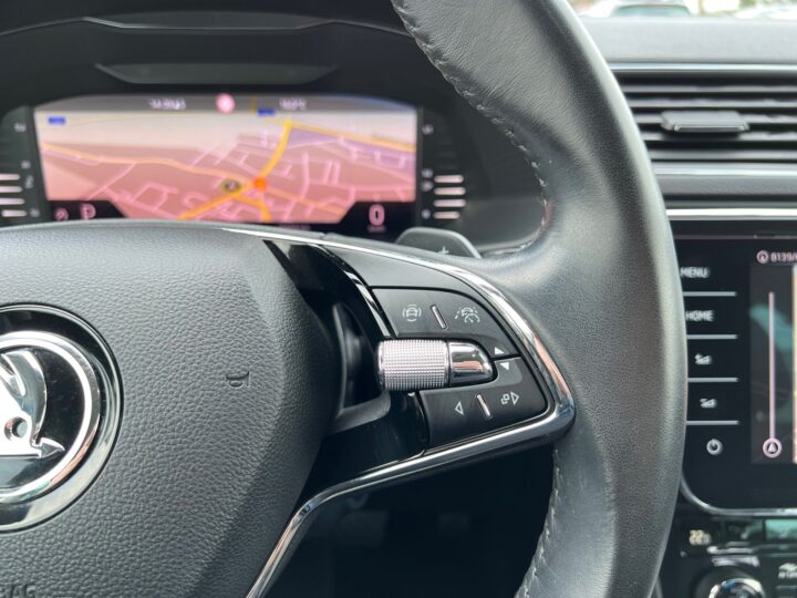 Abbildung Fahrzeugdetailansicht Skoda Superb - Nr. 43