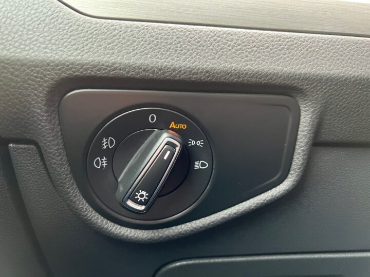 Abbildung Fahrzeugdetailansicht Volkswagen Touran - Nr. 42