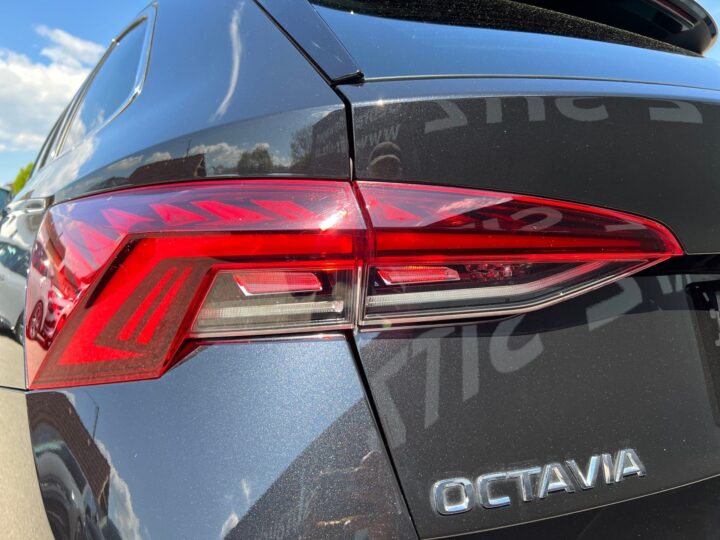 Abbildung Fahrzeugdetailansicht Skoda Octavia - Nr. 38