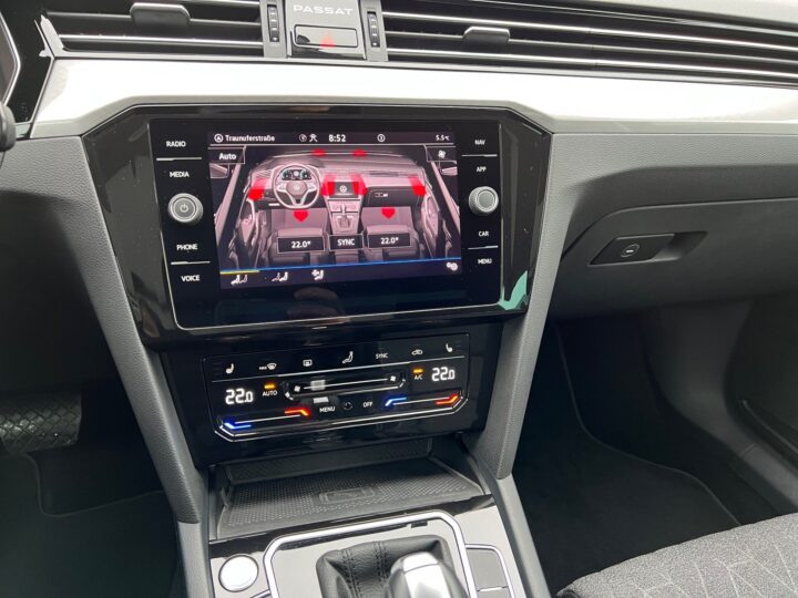 Abbildung Fahrzeugdetailansicht Volkswagen Passat Variant - Nr. 27