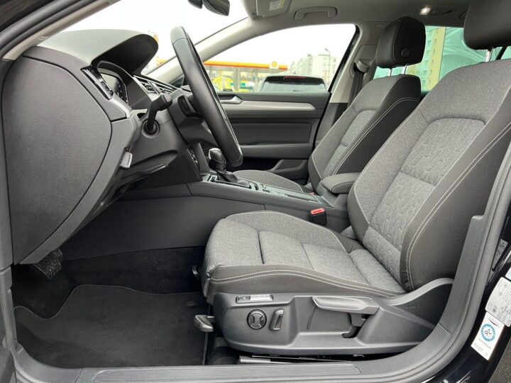 Abbildung Fahrzeugdetailansicht Volkswagen Passat Variant - Nr. 12