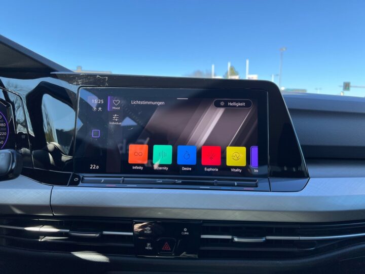 Abbildung Fahrzeugdetailansicht Volkswagen Golf Variant - Nr. 23