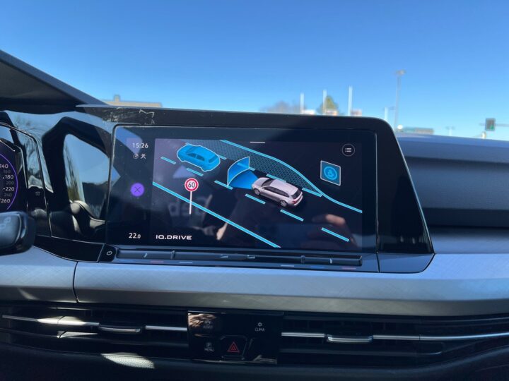 Abbildung Fahrzeugdetailansicht Volkswagen Golf Variant - Nr. 24