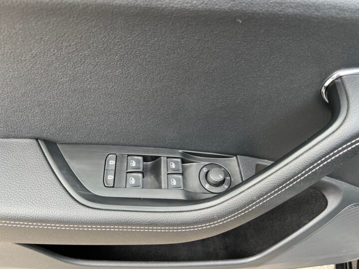 Abbildung Fahrzeugdetailansicht Skoda Superb - Nr. 32