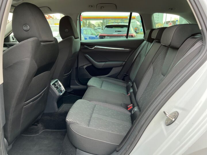 Abbildung Fahrzeugdetailansicht Skoda Octavia - Nr. 13