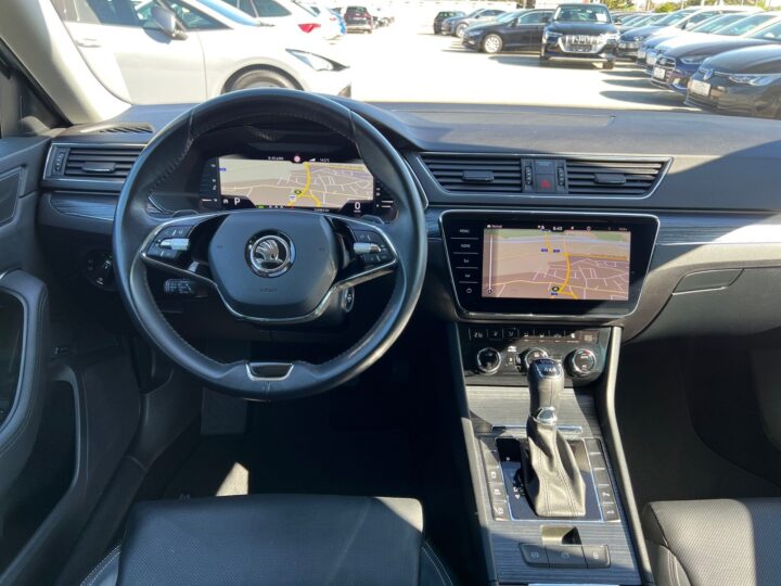 Abbildung Fahrzeugdetailansicht Skoda Superb - Nr. 10