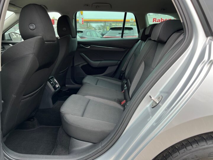 Abbildung Fahrzeugdetailansicht Skoda Octavia - Nr. 13