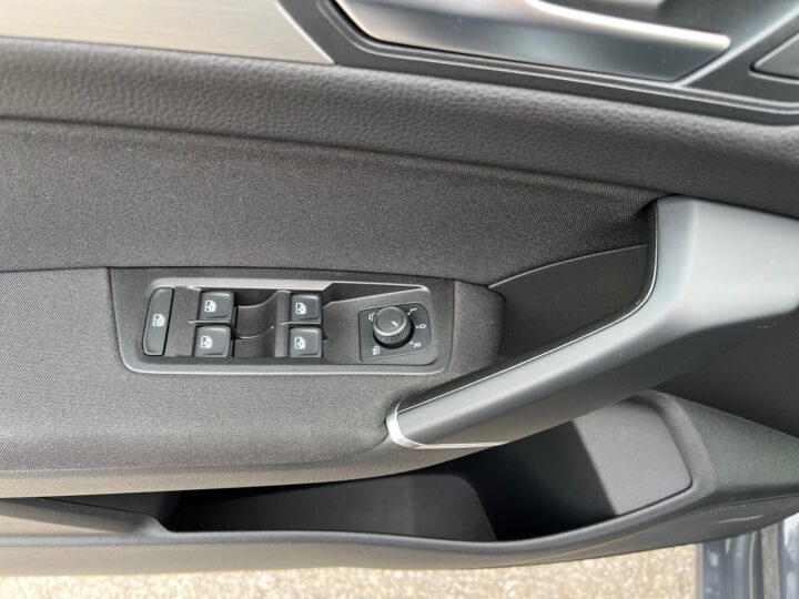 Abbildung Fahrzeugdetailansicht Volkswagen Touran - Nr. 31