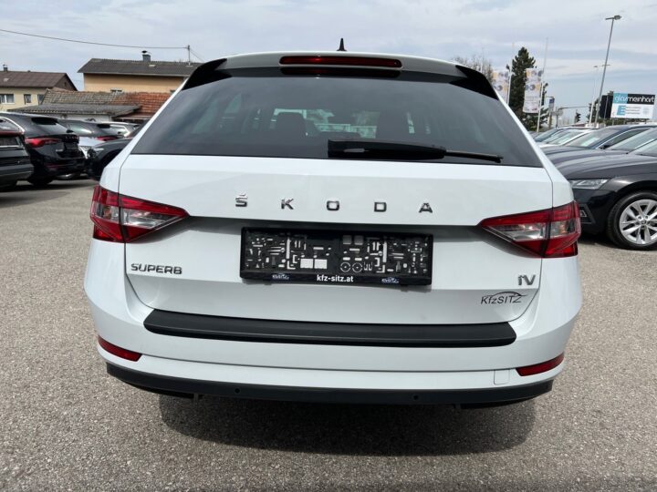 Abbildung Fahrzeugdetailansicht Skoda Superb - Nr. 3