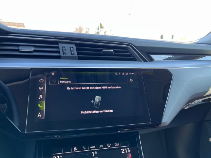 Abbildung Fahrzeugdetailansicht Audi e-tron - Nr. 21