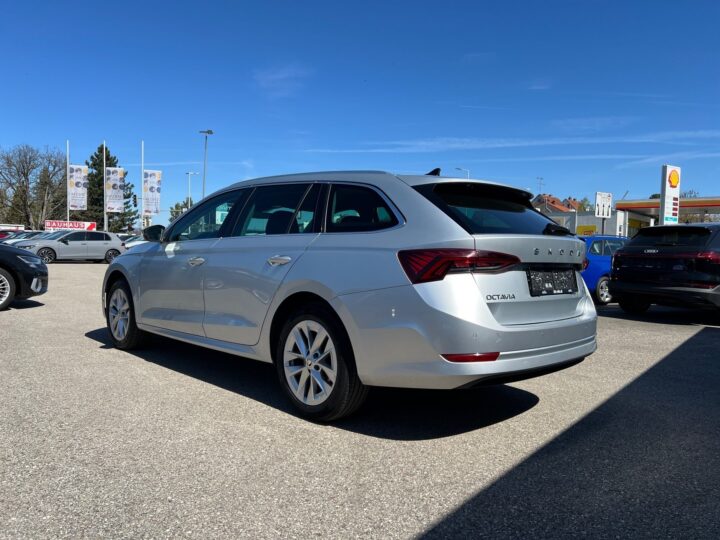 Abbildung Fahrzeugdetailansicht Skoda Octavia - Nr. 4