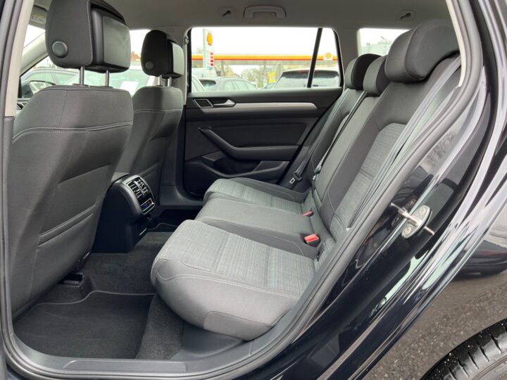 Abbildung Fahrzeugdetailansicht Volkswagen Passat Variant - Nr. 13