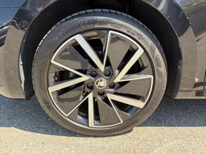 Abbildung Fahrzeugdetailansicht Skoda Octavia - Nr. 32