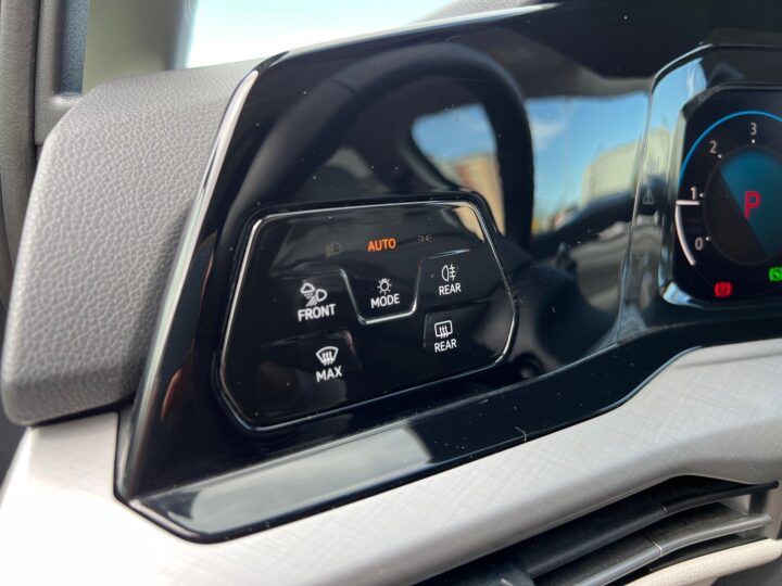 Abbildung Fahrzeugdetailansicht Volkswagen Golf Variant - Nr. 44