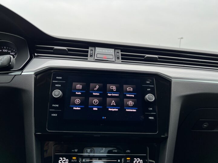 Abbildung Fahrzeugdetailansicht Volkswagen Passat Variant - Nr. 18