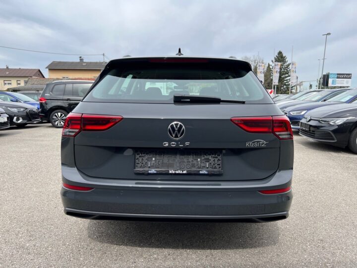 Abbildung Fahrzeugdetailansicht Volkswagen Golf Variant - Nr. 3