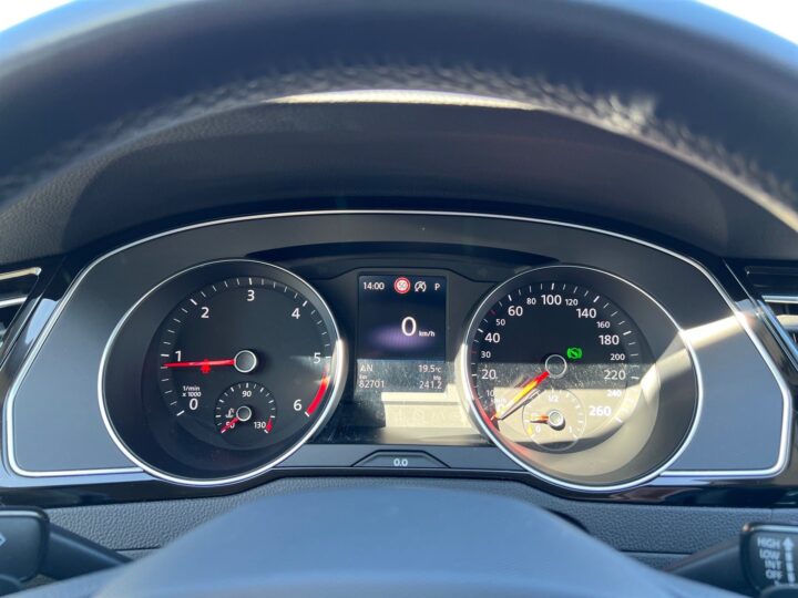 Abbildung Fahrzeugdetailansicht Volkswagen Passat Variant - Nr. 16