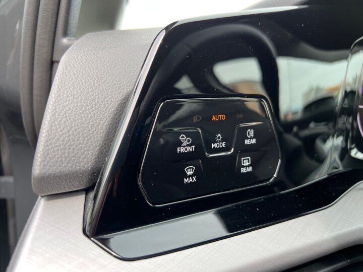 Abbildung Fahrzeugdetailansicht Volkswagen Golf Variant - Nr. 43