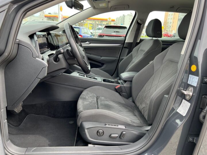 Abbildung Fahrzeugdetailansicht Volkswagen Golf Variant - Nr. 12