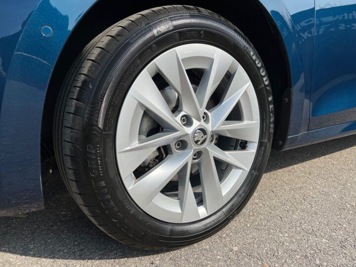 Abbildung Fahrzeugdetailansicht Skoda Octavia - Nr. 37