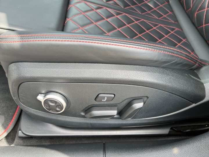 Abbildung Fahrzeugdetailansicht Audi A5 - Nr. 30