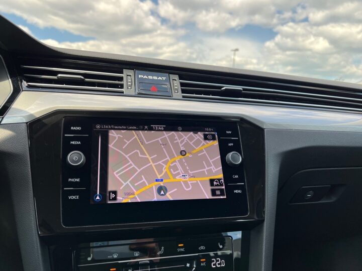 Abbildung Fahrzeugdetailansicht Volkswagen Passat Variant - Nr. 23