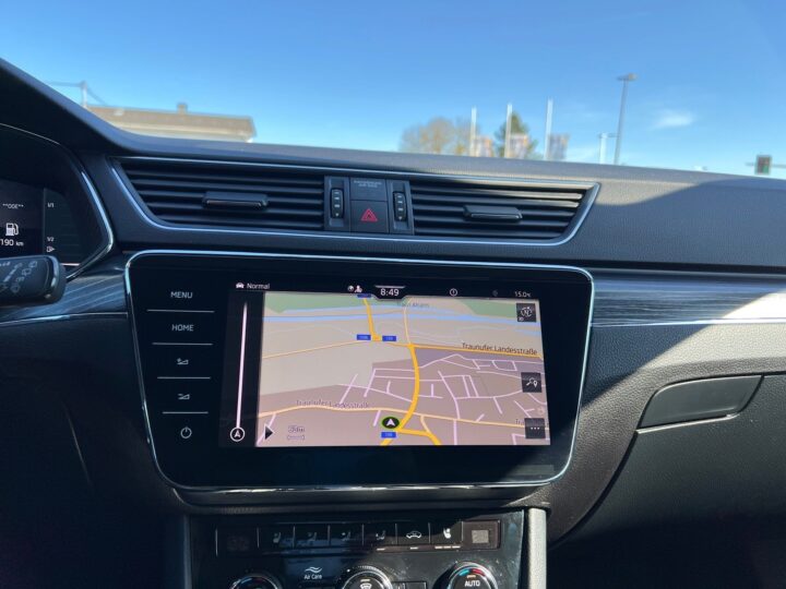 Abbildung Fahrzeugdetailansicht Skoda Superb - Nr. 25