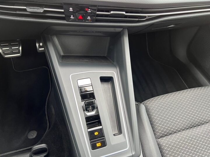 Abbildung Fahrzeugdetailansicht Volkswagen Golf - Nr. 29