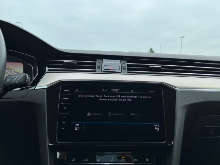 Abbildung Fahrzeugdetailansicht Volkswagen Passat Variant - Nr. 21