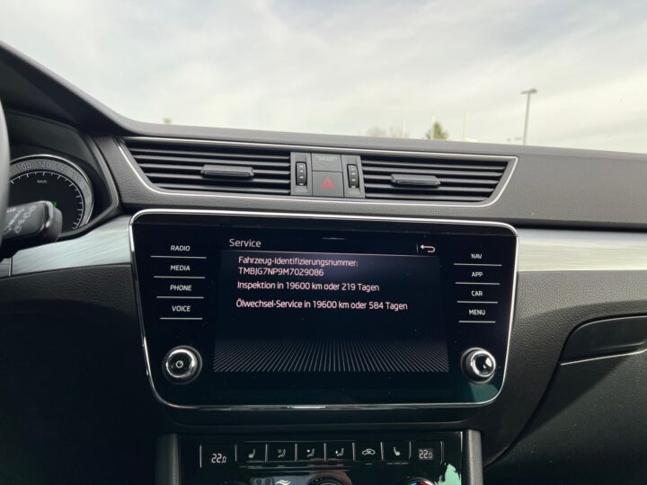 Abbildung Fahrzeugdetailansicht Skoda Superb - Nr. 25