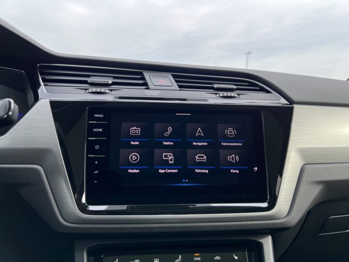 Abbildung Fahrzeugdetailansicht Volkswagen Touran - Nr. 18