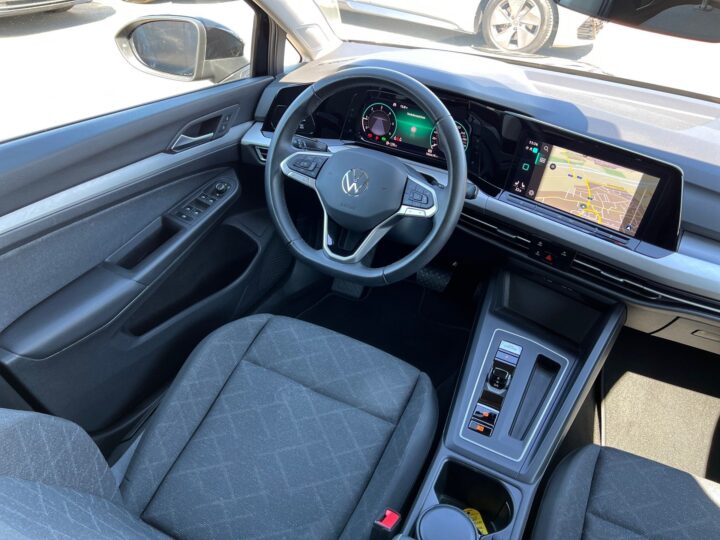 Abbildung Fahrzeugdetailansicht Volkswagen Golf Variant - Nr. 11