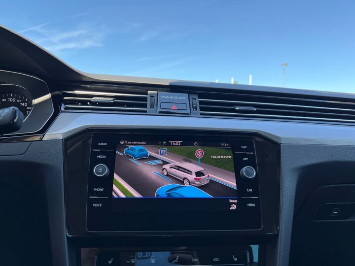 Abbildung Fahrzeugdetailansicht Volkswagen Passat Variant - Nr. 25