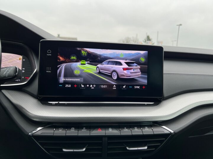 Abbildung Fahrzeugdetailansicht Skoda Octavia - Nr. 22