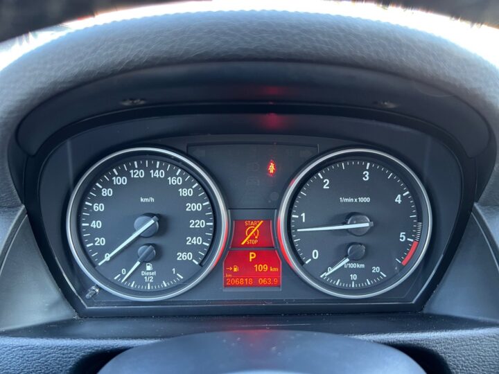 Abbildung Fahrzeugdetailansicht BMW X1 - Nr. 16