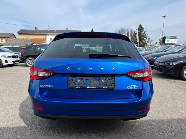Abbildung Fahrzeugdetailansicht Skoda Superb - Nr. 3