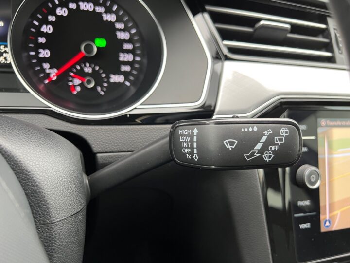 Abbildung Fahrzeugdetailansicht Volkswagen Passat Variant - Nr. 40