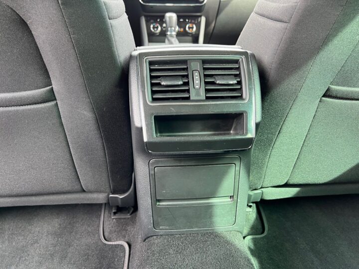 Abbildung Fahrzeugdetailansicht Skoda Superb - Nr. 33