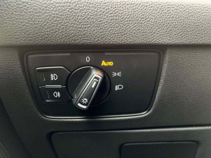 Abbildung Fahrzeugdetailansicht Volkswagen Passat Variant - Nr. 42