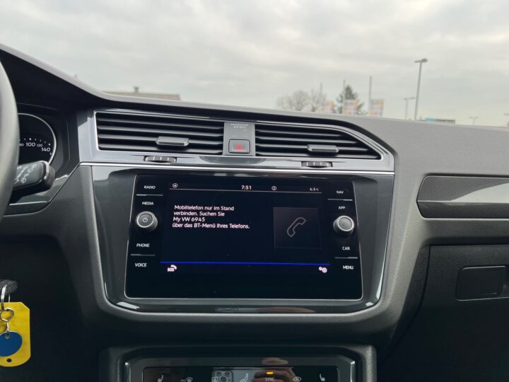 Abbildung Fahrzeugdetailansicht Volkswagen Tiguan - Nr. 22