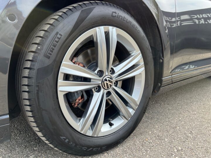 Abbildung Fahrzeugdetailansicht Volkswagen Passat Variant - Nr. 37