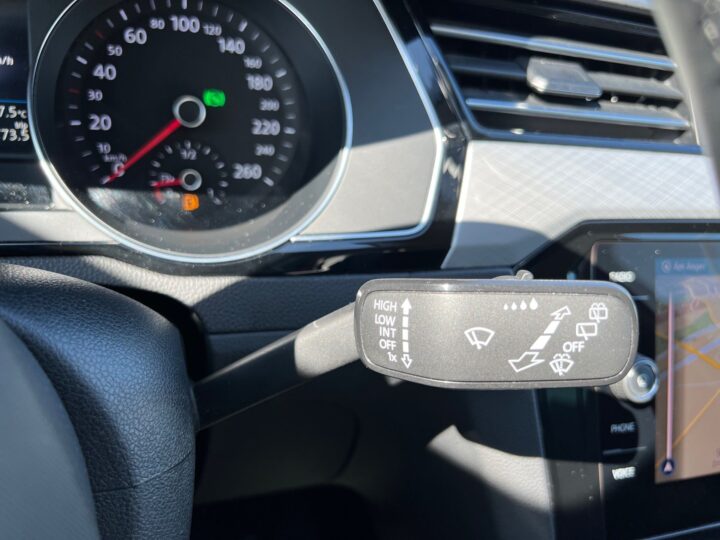 Abbildung Fahrzeugdetailansicht Volkswagen Passat Variant - Nr. 40