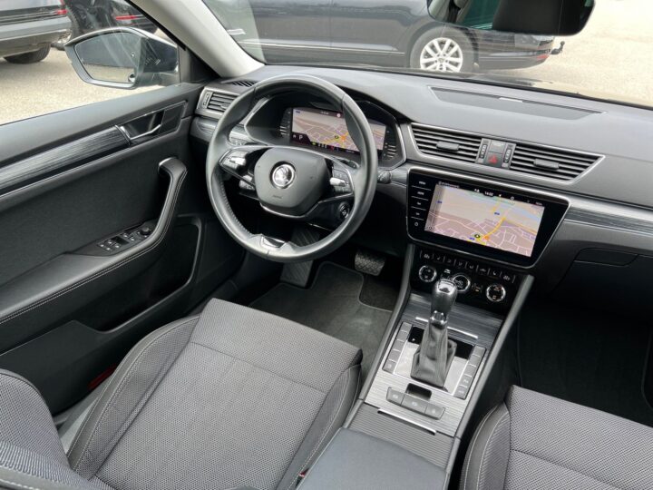 Abbildung Fahrzeugdetailansicht Skoda Superb - Nr. 11