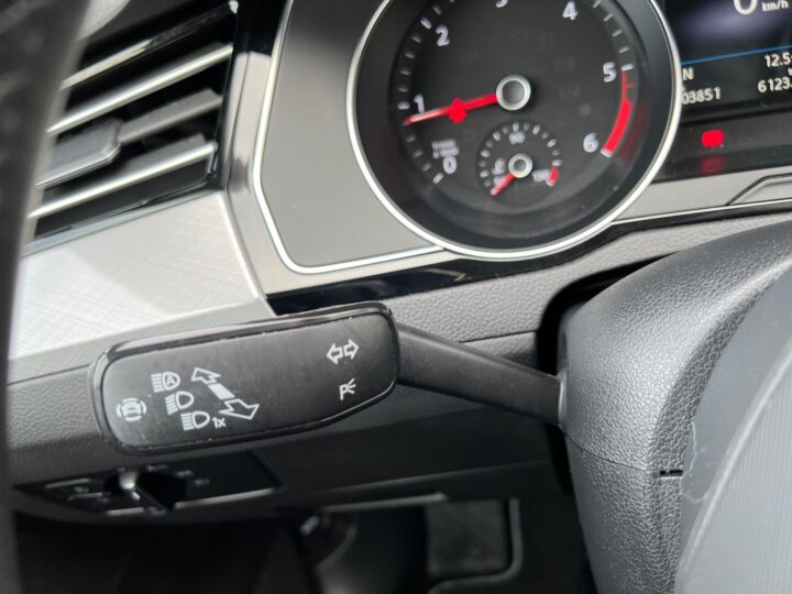 Abbildung Fahrzeugdetailansicht Volkswagen Passat Variant - Nr. 44