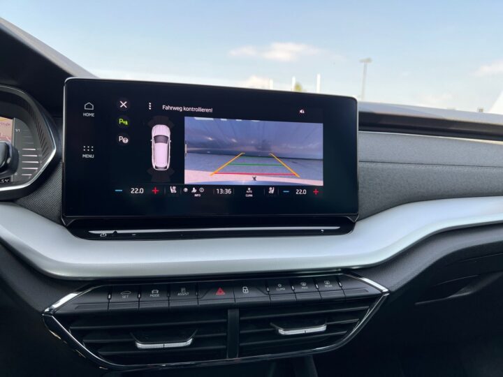 Abbildung Fahrzeugdetailansicht Skoda Octavia - Nr. 27